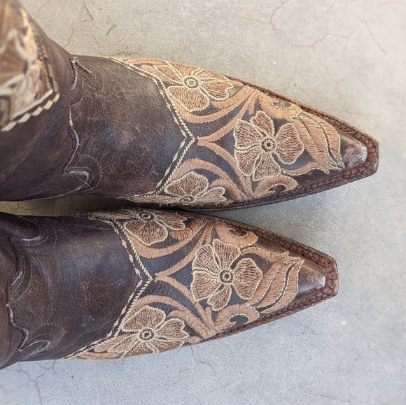 Western floral embroidered boots - Picture 3 of 10